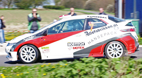 Martin Knudsen og Søren Kjær går til makronerne i deres Honda Civic Type R.